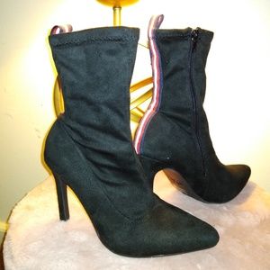 **BRAND NEW** Suede high heel boot
